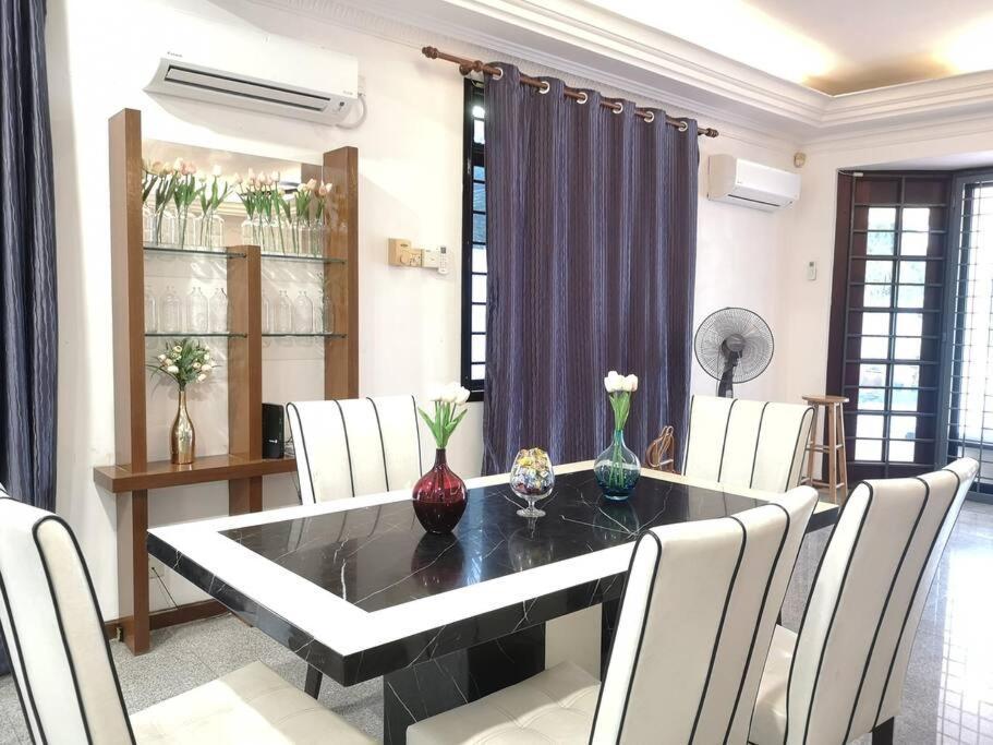 Jb 5 Bedroom Semi-d Near Ksl,mid Valley ,berjaya Waterfront