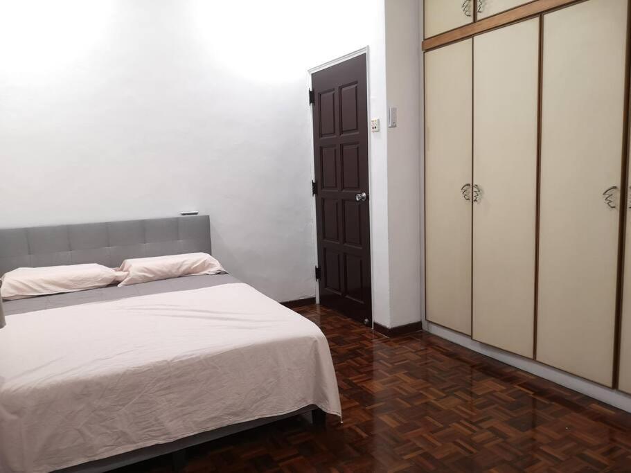 Jb 5 Bedroom Semi-d Near Ksl,mid Valley ,berjaya Waterfront * Johor Bahru