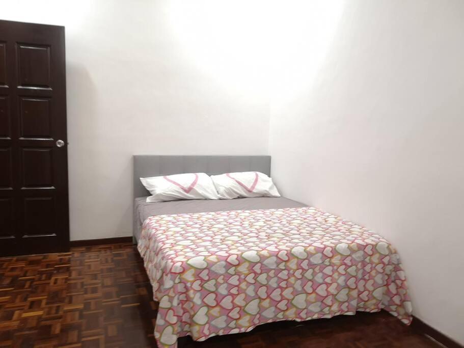 Jb 5 Bedroom Semi-d Near Ksl,mid Valley ,berjaya Waterfront *