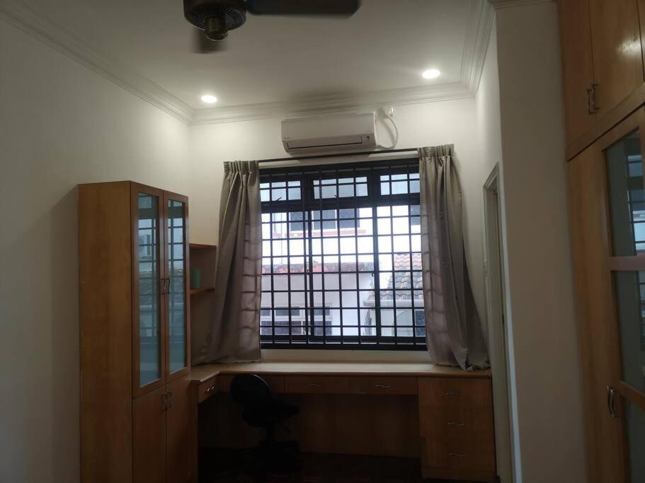 Villa Jb 5 Bedroom Semi-d Near Ksl,mid Valley ,berjaya Waterfront Johor Bahru