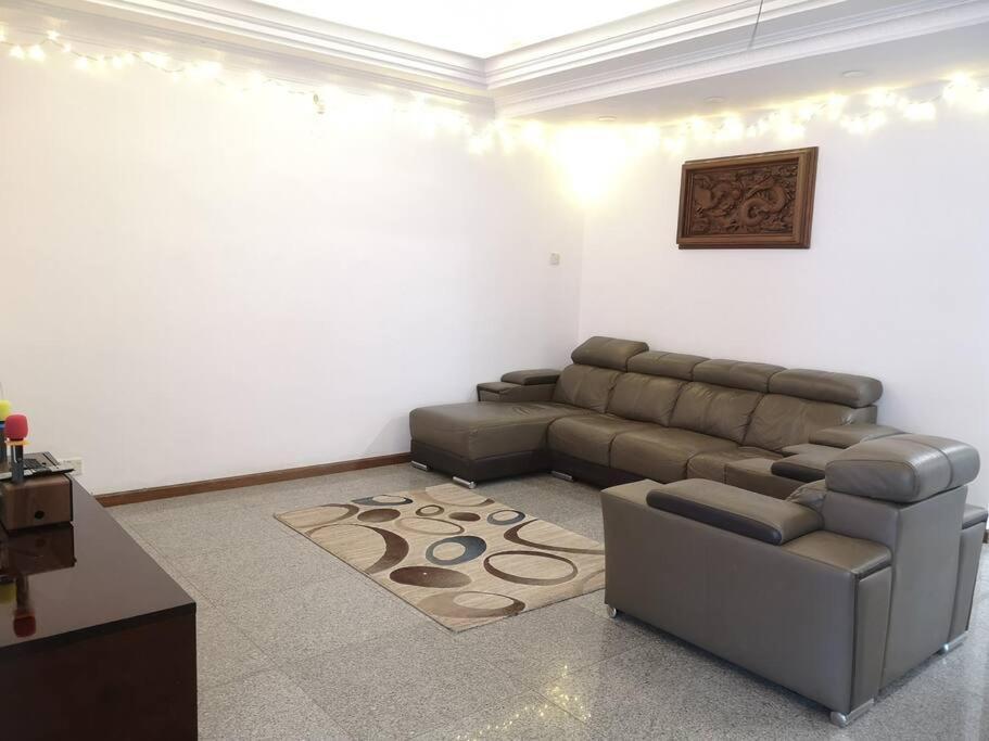 Jb 5 Bedroom Semi-d Near Ksl,mid Valley ,berjaya Waterfront Villa Johor Bahru