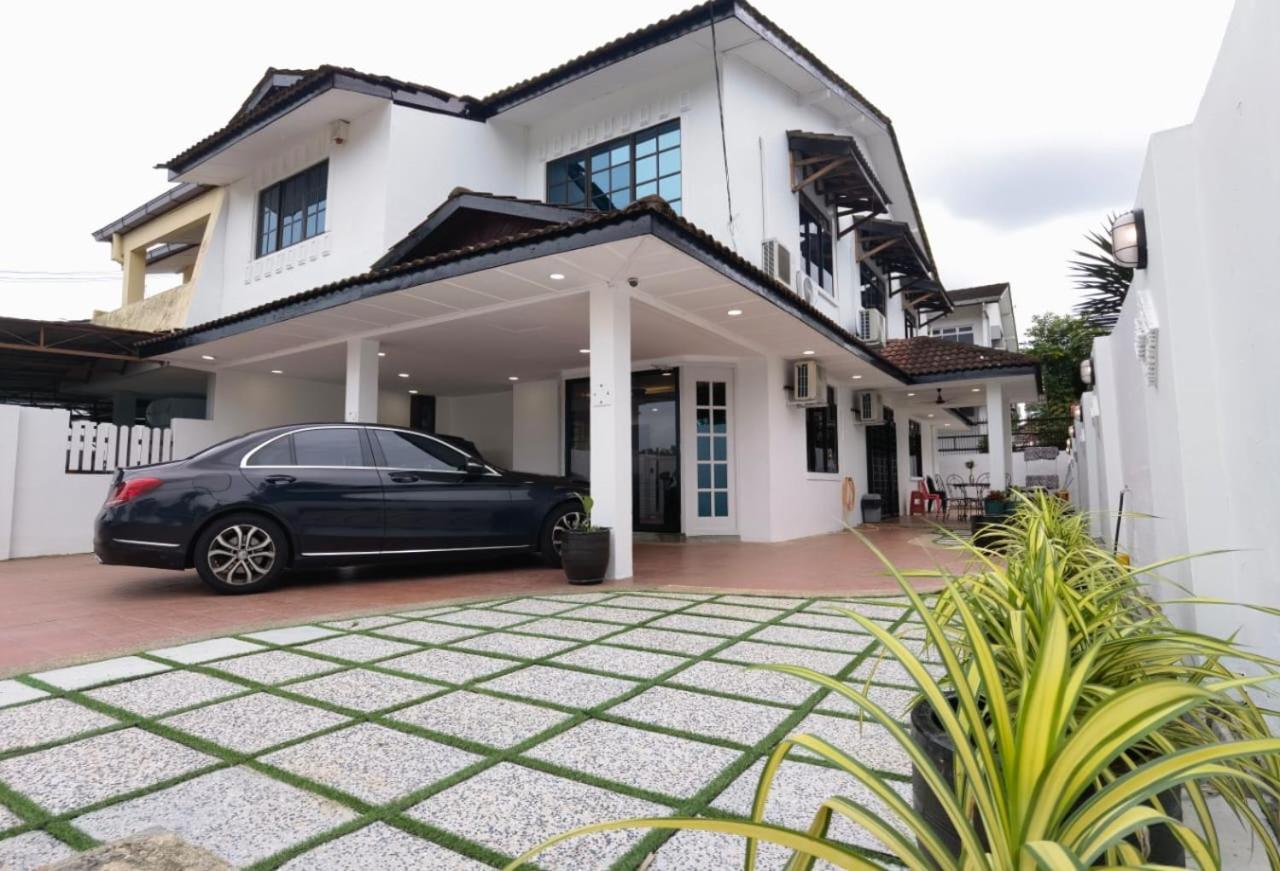 Jb 5 Bedroom Semi-d Near Ksl,mid Valley ,berjaya Waterfront Villa